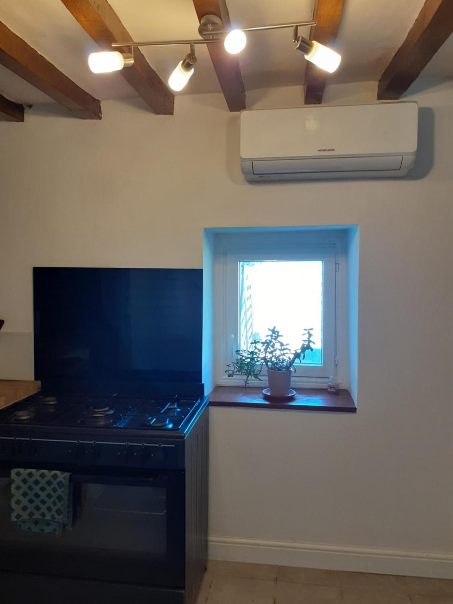Wildberry Cottage Orgères-la-Roche 外观 照片